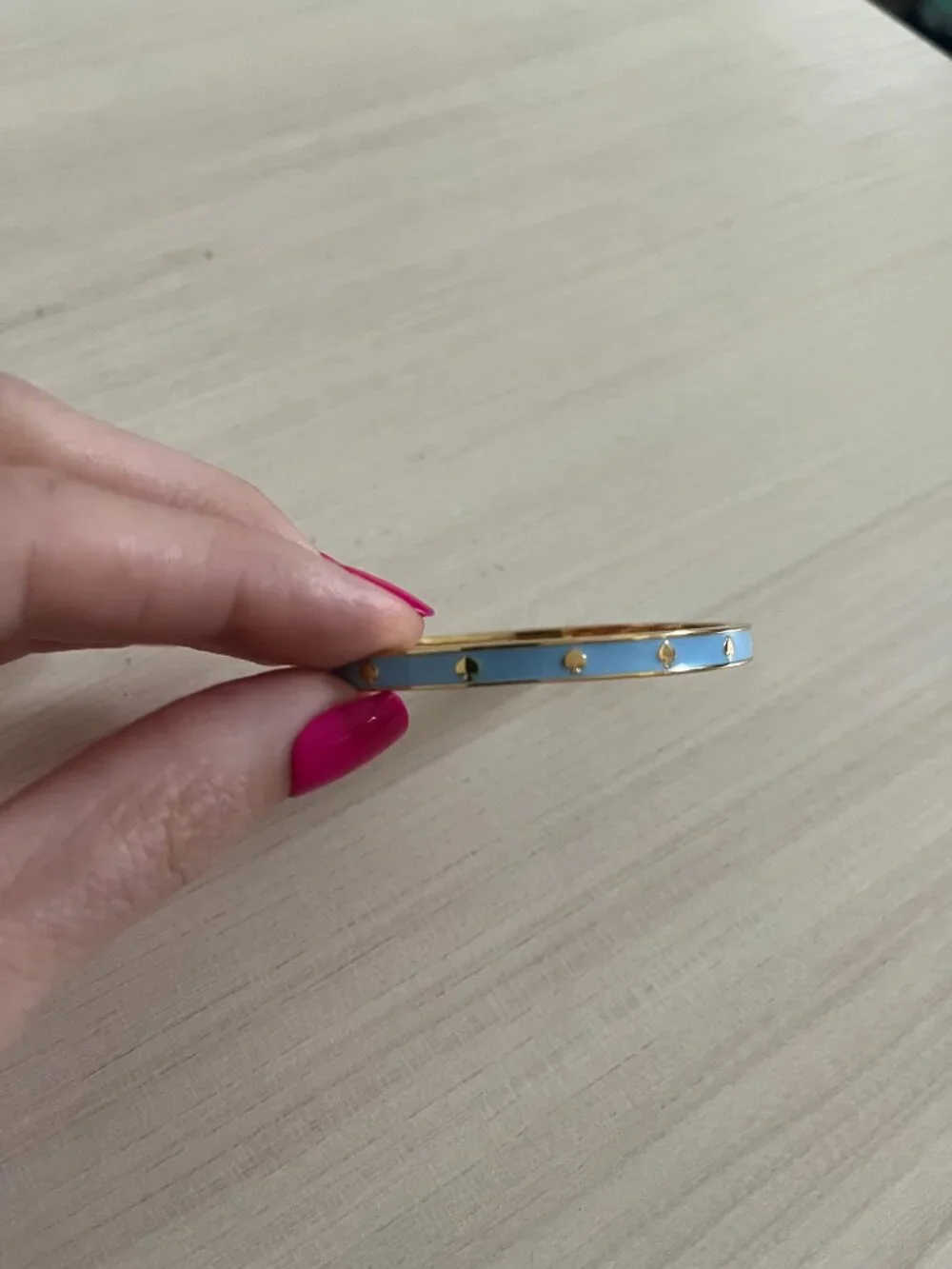 NWOT Kate Spade Spot the Spade Hinged Bangle Light Blue - Picture 2 of 4